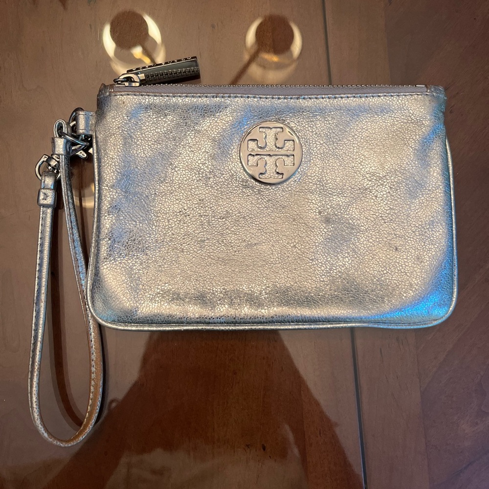 Small Women’s Tory Burch Wristlet